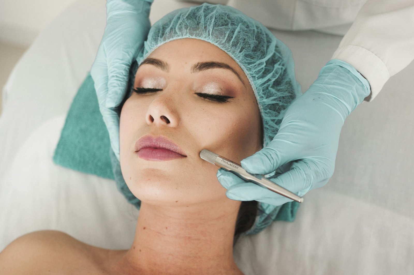 Skin glow treatment in Delhi at Skinfollix