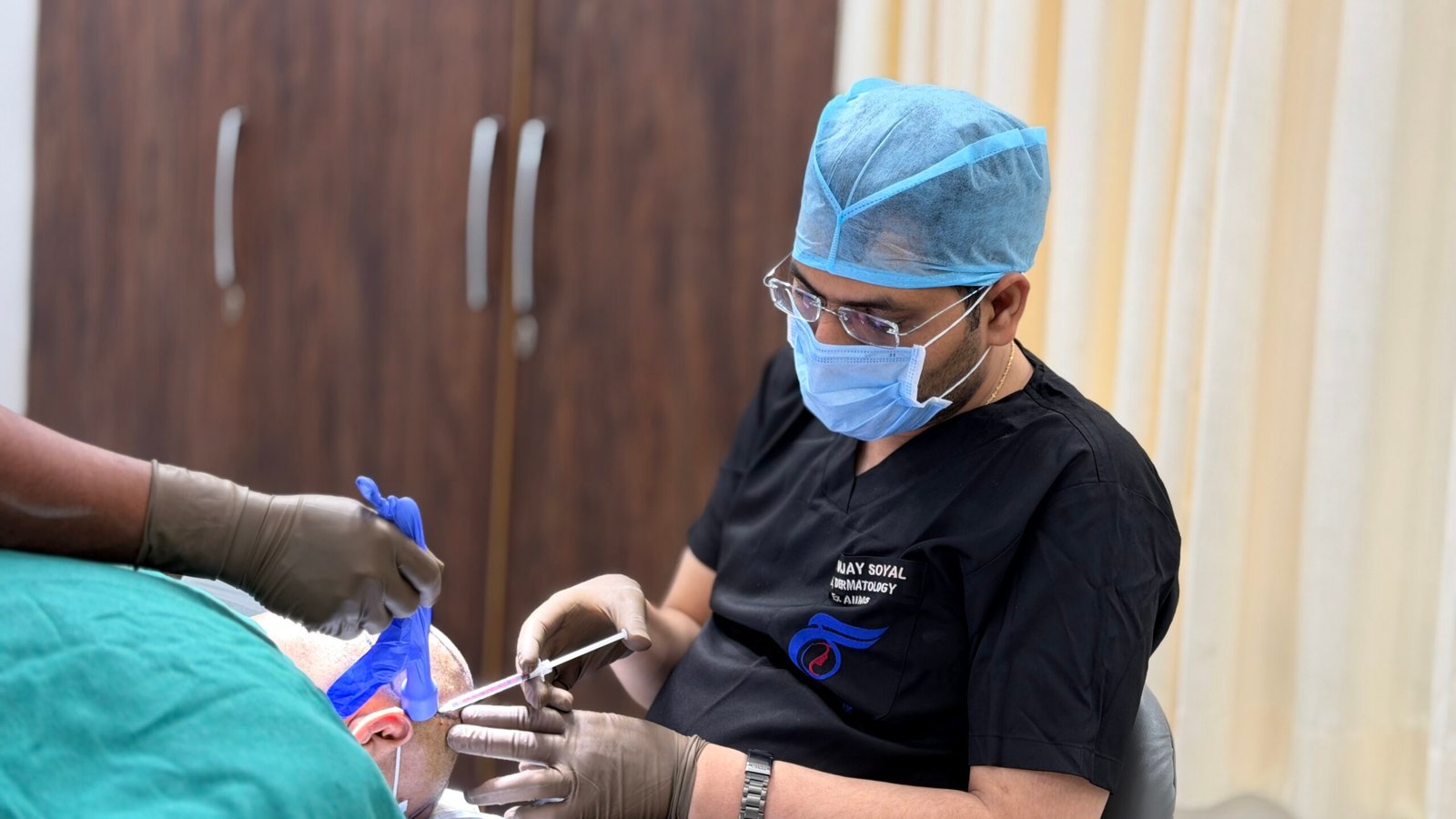 Hair transplant candidacy consultation at Skinfollix, Delhi