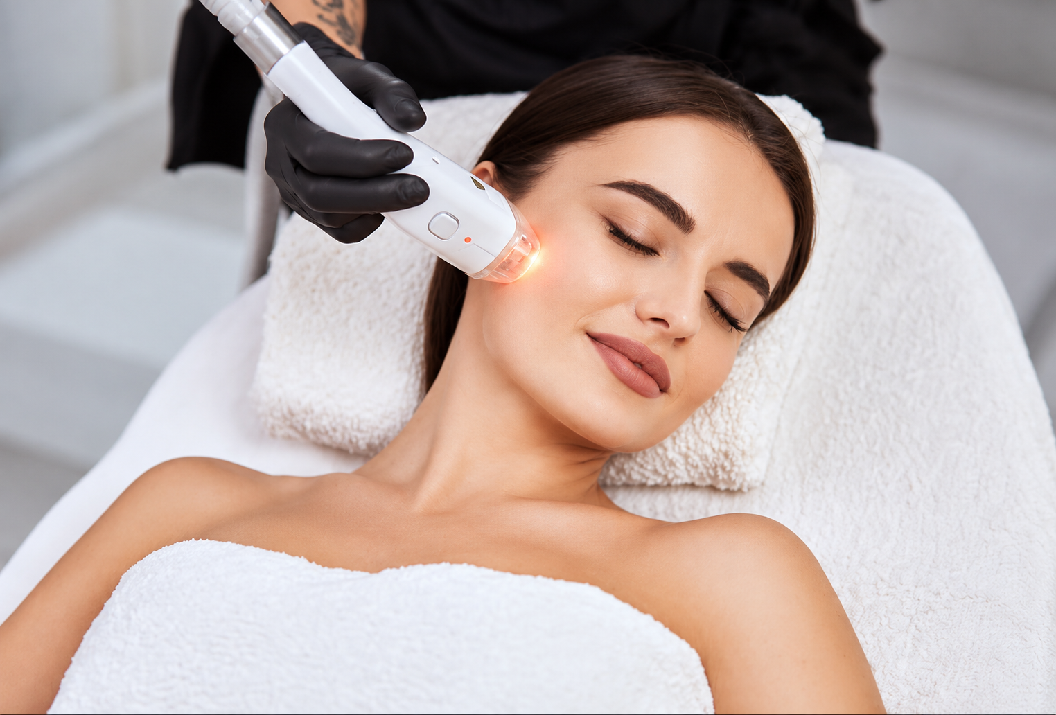 Laser skin pigmentation treatment in Delhi at Skinfollix