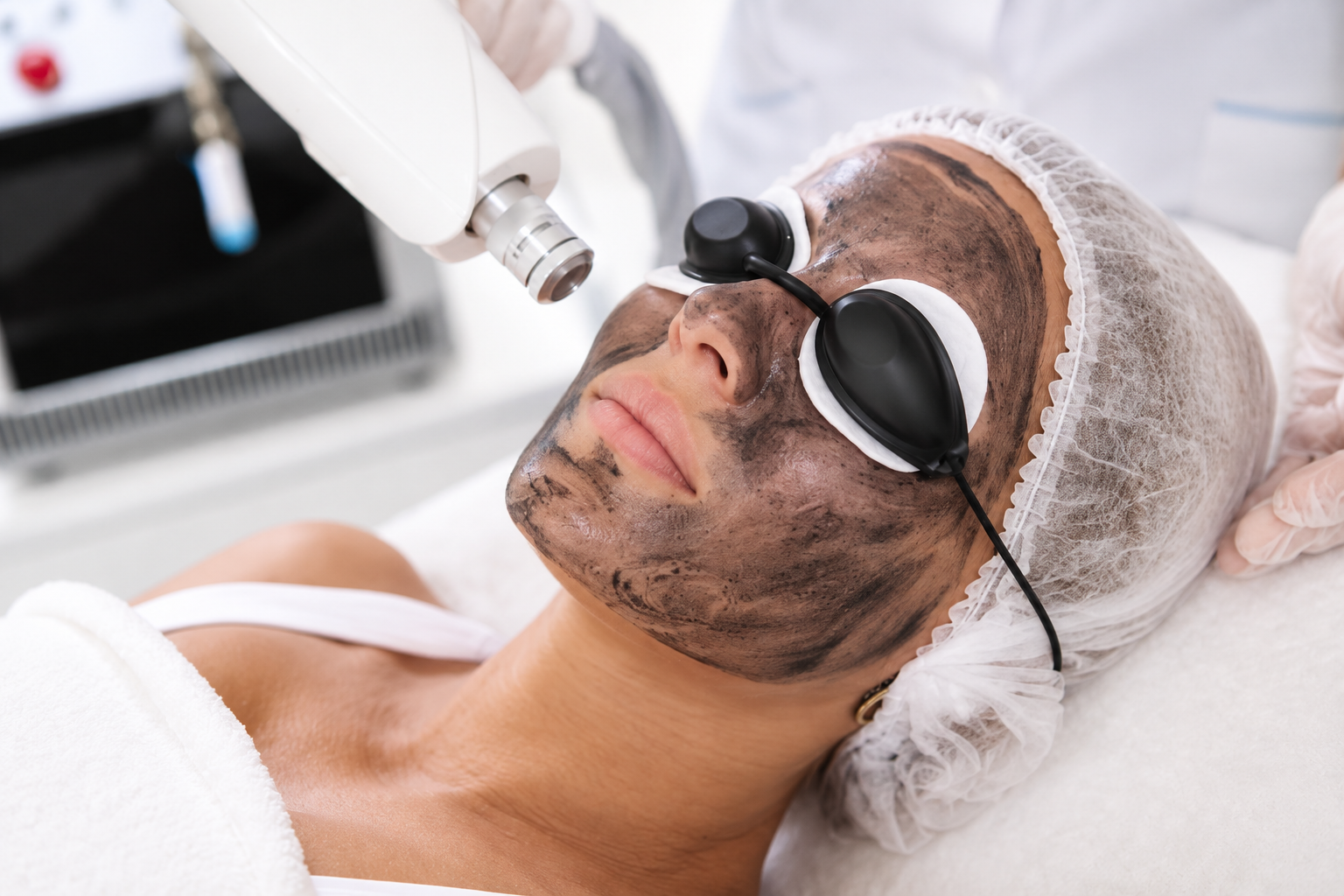 Laser skin resurfacing in Delhi at Skinfollix